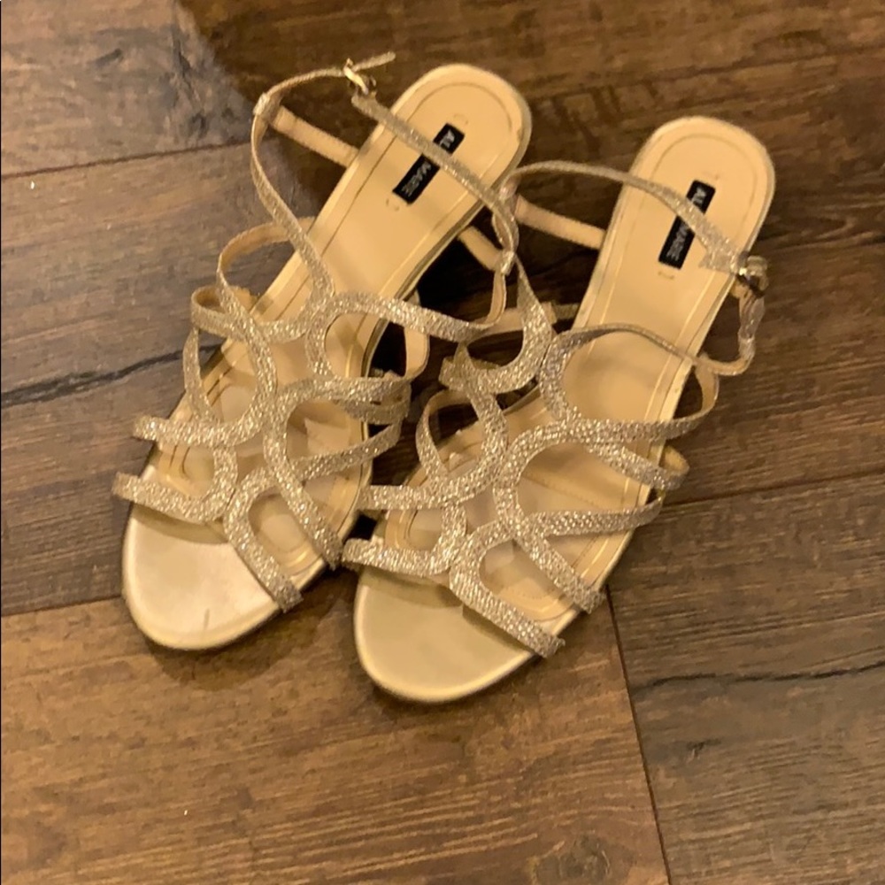 Gold heels Alex Marie size 9